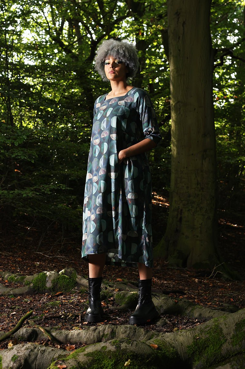 Mahal Dress - Paper Sewing Pattern - Sew Different - Simplifi Fabric