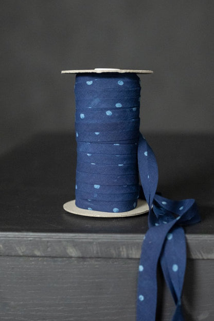 2cm Indigo Enoki Indian Bagru Blockprint Cotton Bias Binding - Merchant & Mills (Sold Per Meter) - Simplifi Fabric