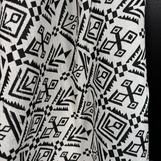 The Compass Weave - Jacquard Tapestry - Black/White