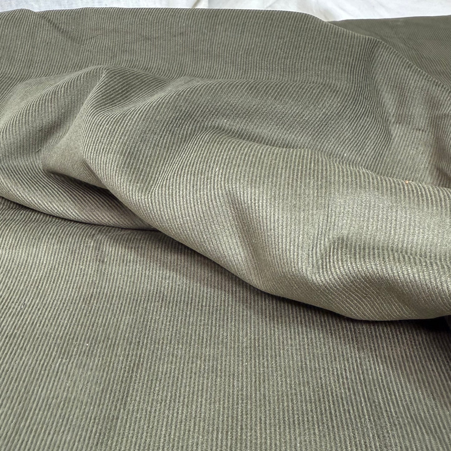 Organic Cotton 21 Wale Fine Corduroy - Khaki Green