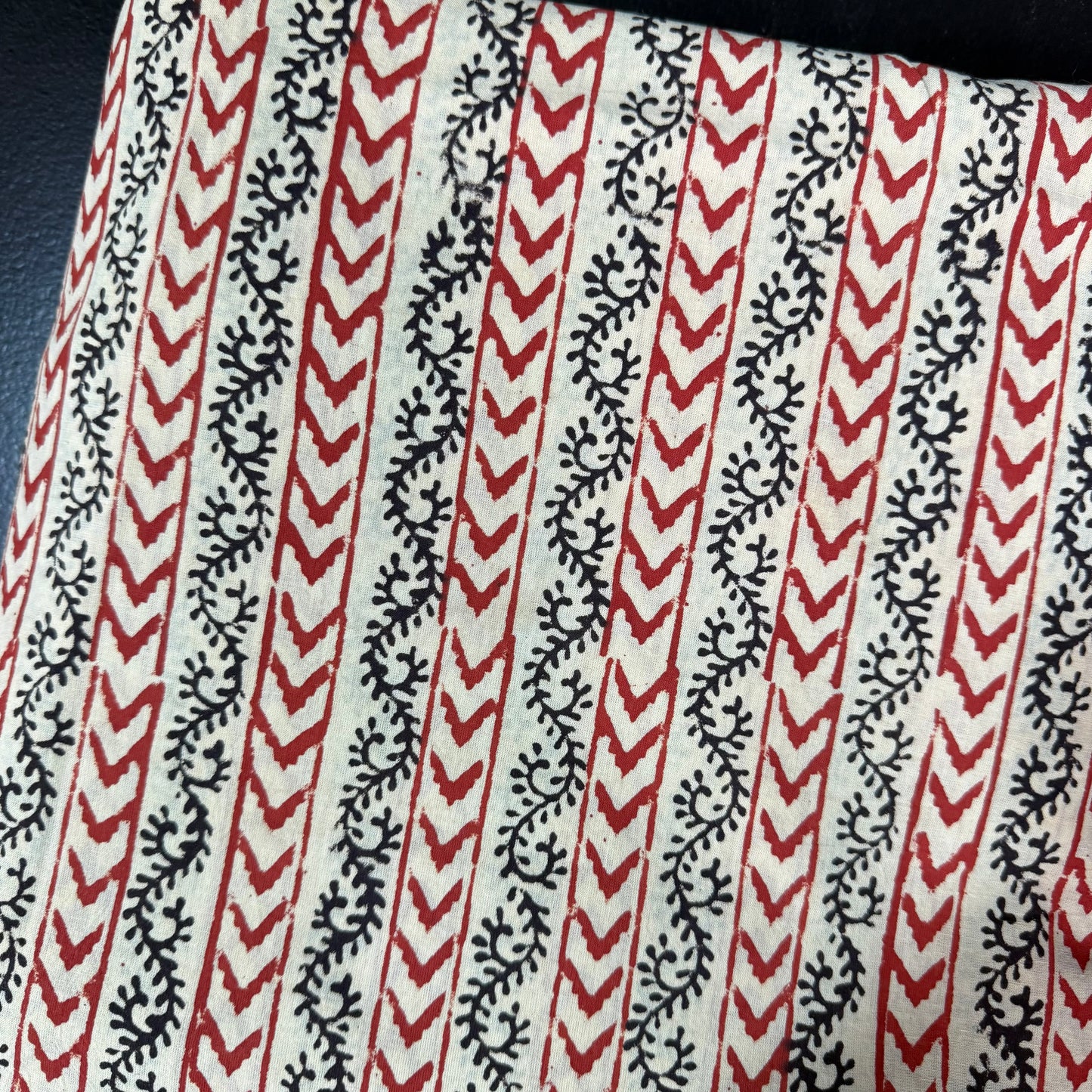 Crimson Arrow - Bagru Indian Cotton Block Print