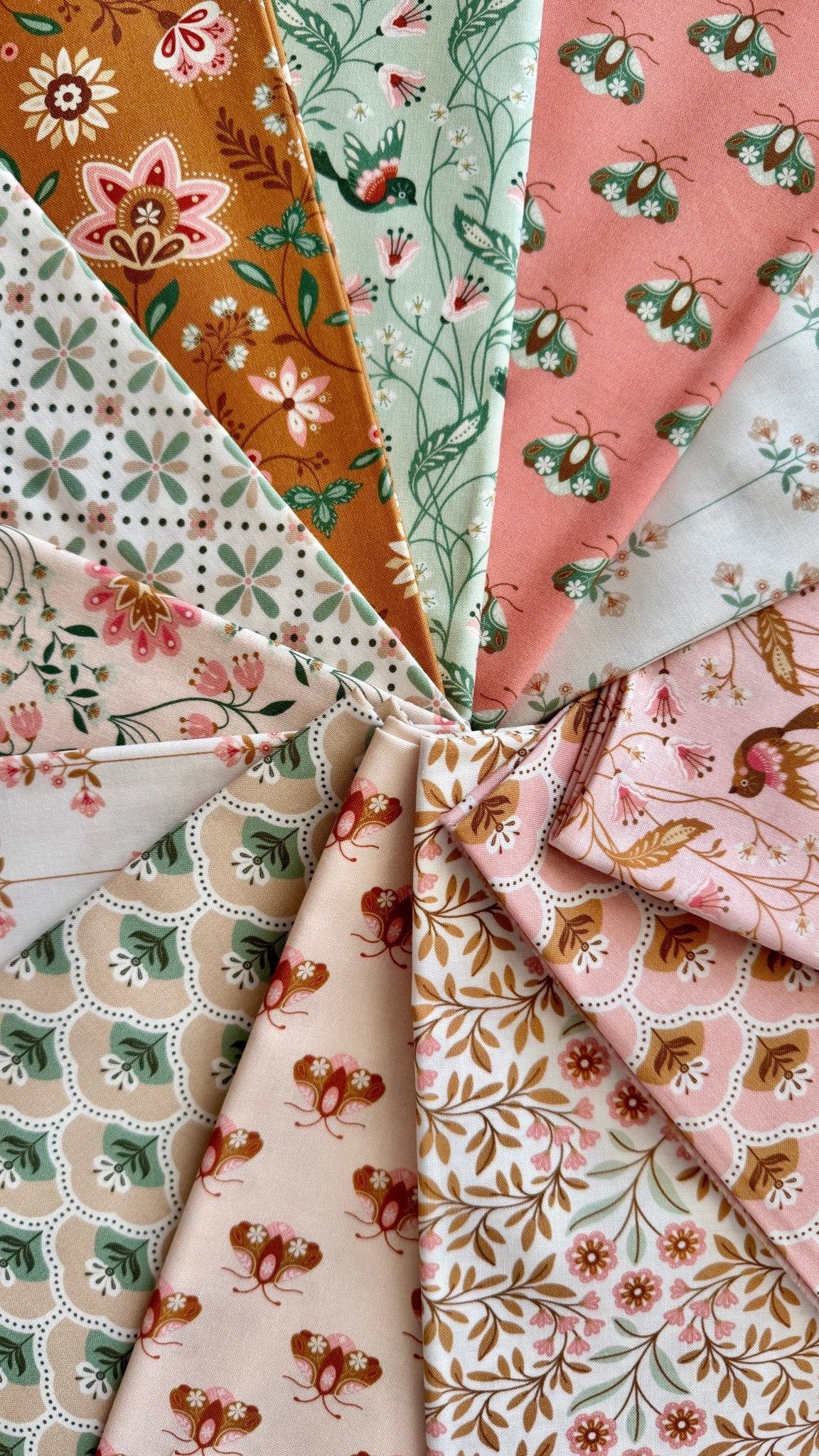 Flora - Vintage Charm - Dots & Glory - Cloud 9 Fabrics - Poplin - Simplifi Fabric