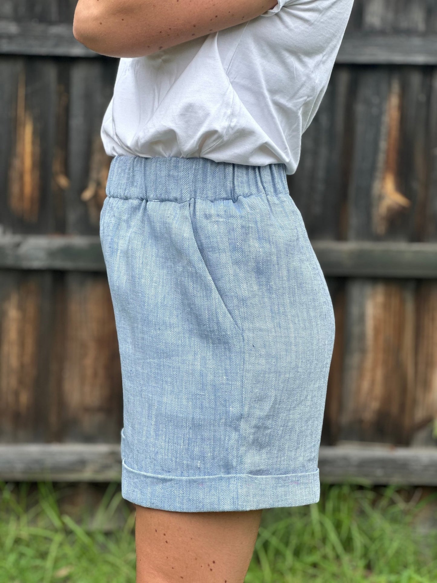 Marlo Womens High Waisted Everyday Shorts PDF Sewing Pattern - Atelier Mimito - Simplifi Fabric