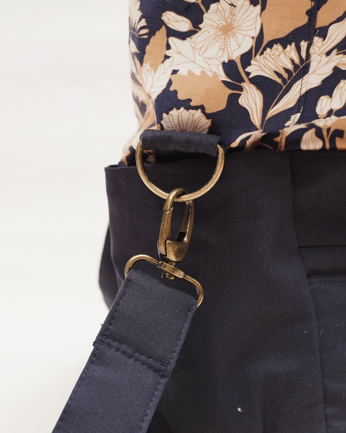 Qualicum Bag PDF Sewing Pattern - Thread Theory - Simplifi Fabric