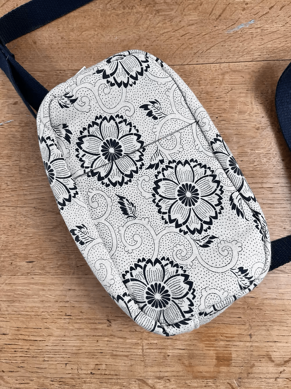 Sidlesham Belt Bag Paper Pattern - Two Stitches Patterns - Simplifi Fabric