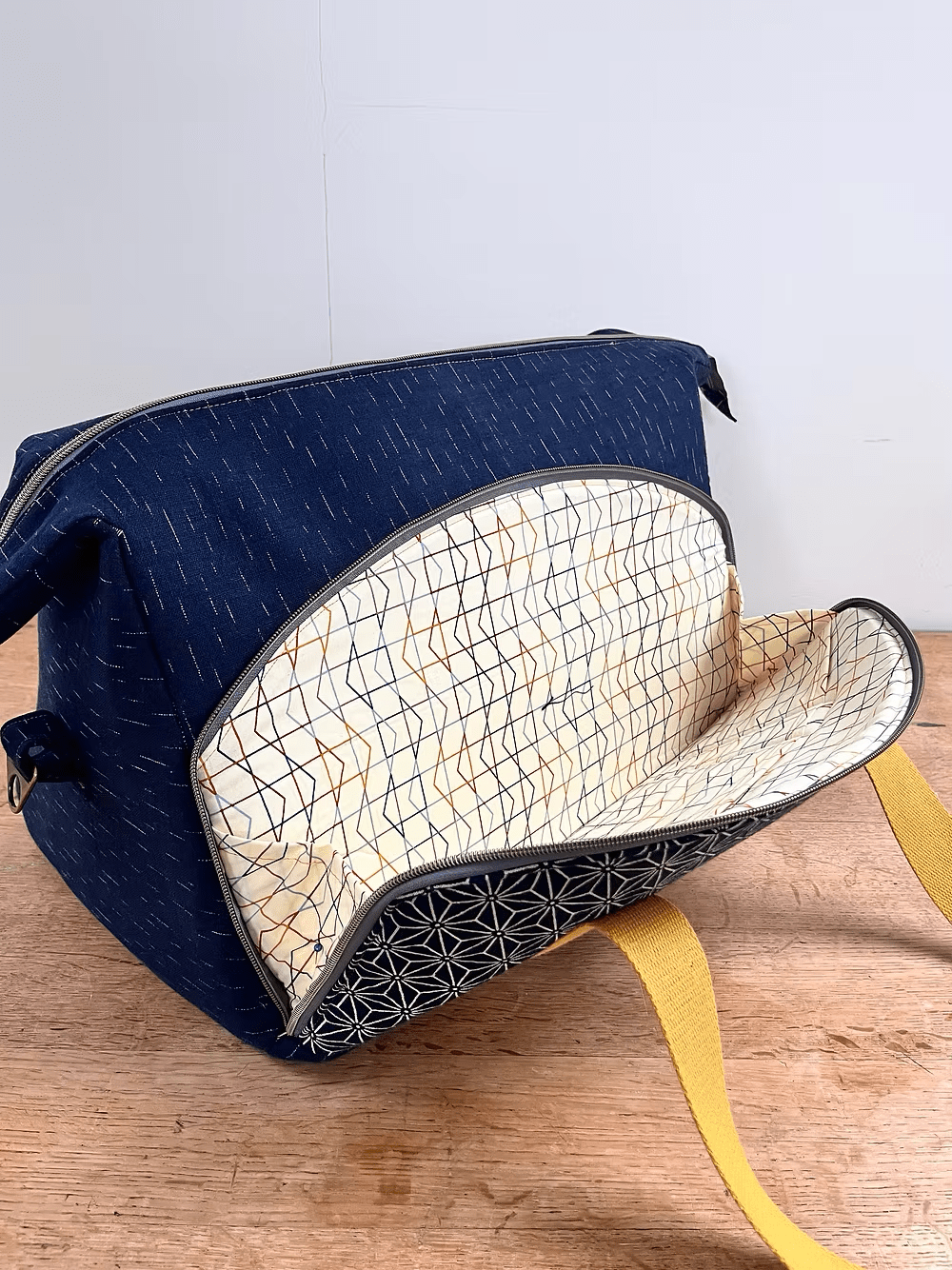 Somerley Tote Paper Pattern - Two Stitches Patterns - Simplifi Fabric