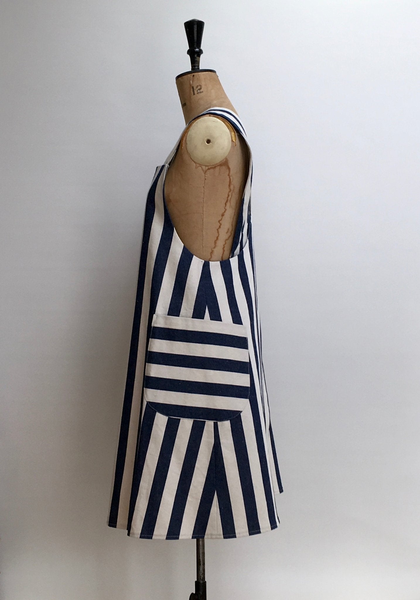 The Maria Apron Paper Sewing Pattern - Maven Sewing Patterns - Simplifi Fabric