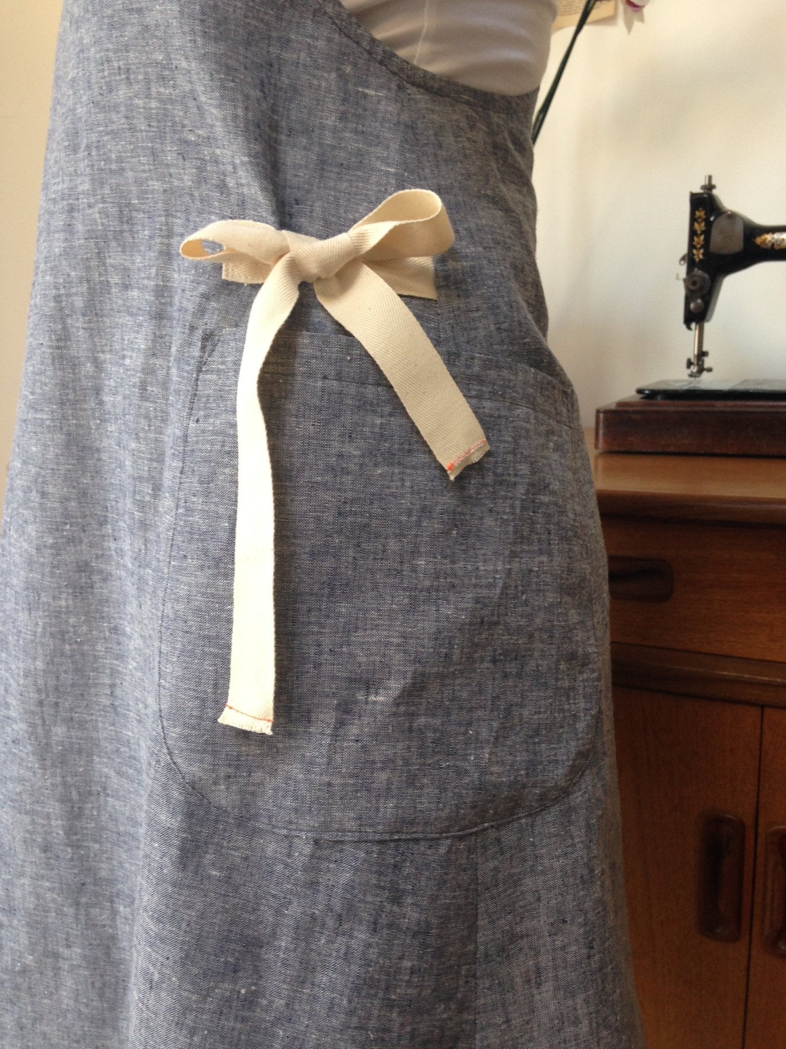 The Maria Apron Paper Sewing Pattern - Maven Sewing Patterns - Simplifi Fabric